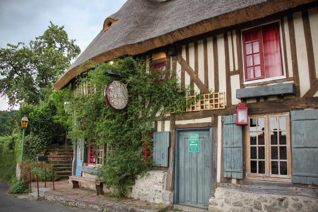 La Maison Du Cavalier, Chateau De Lavenue Pierrefitte-en-Auge Екстериор снимка