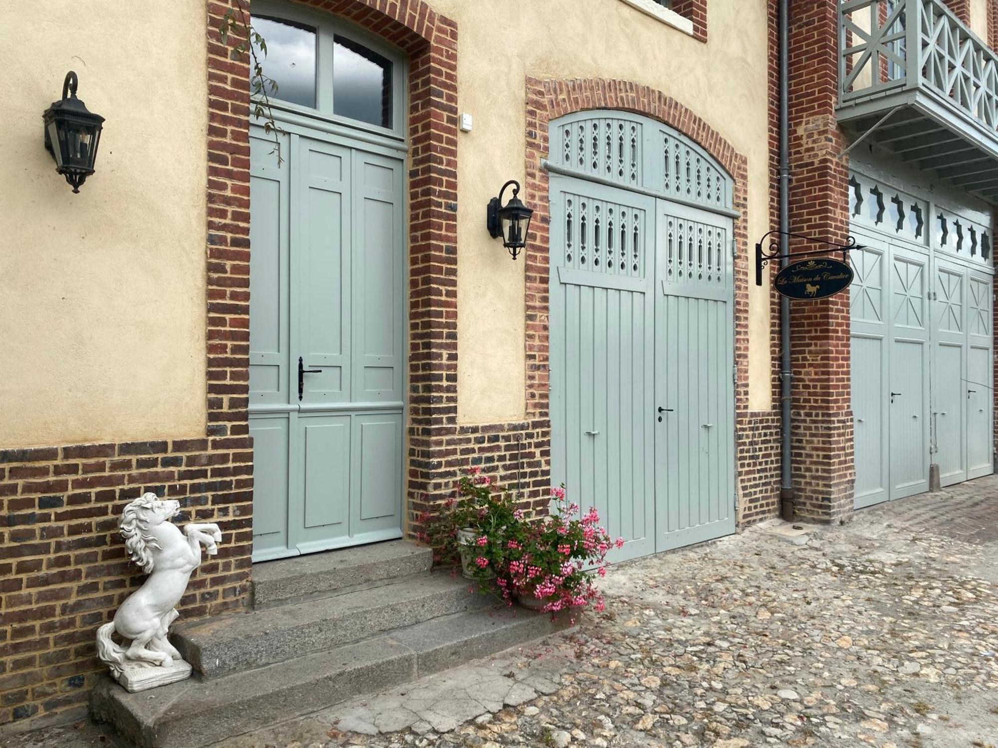 La Maison Du Cavalier, Chateau De Lavenue Pierrefitte-en-Auge Екстериор снимка